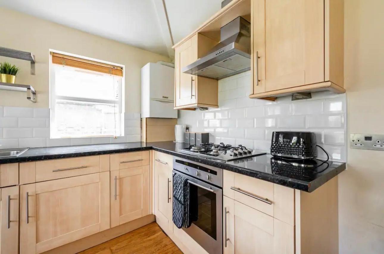 Lovely 3-Bed 20 Minutes To Central Londra Exterior foto