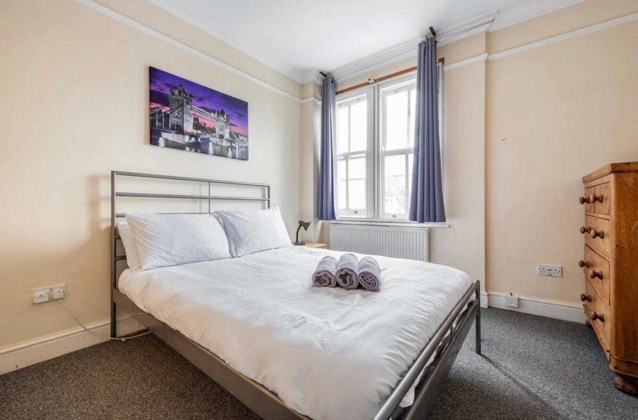 Lovely 3-Bed 20 Minutes To Central Londra Exterior foto